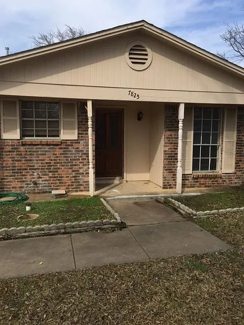Building Photo - 7825 Gibbons Ct