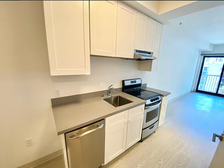 750 Harrison St — Photo 17