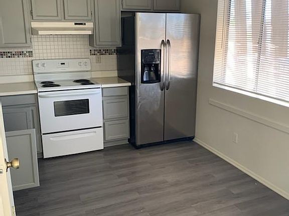 2nd image of 123 N Phyllis APT 201