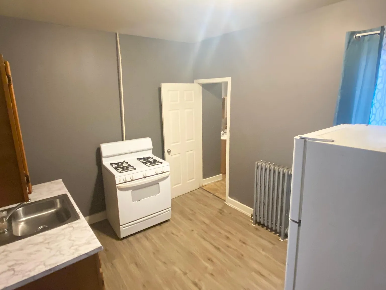 Studio, 550 sqft, $895 — Photo 1