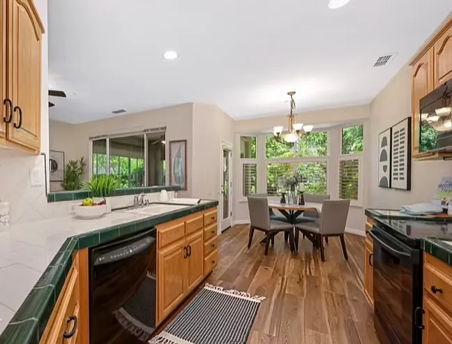 3729 Coldwater Dr — Photo 4