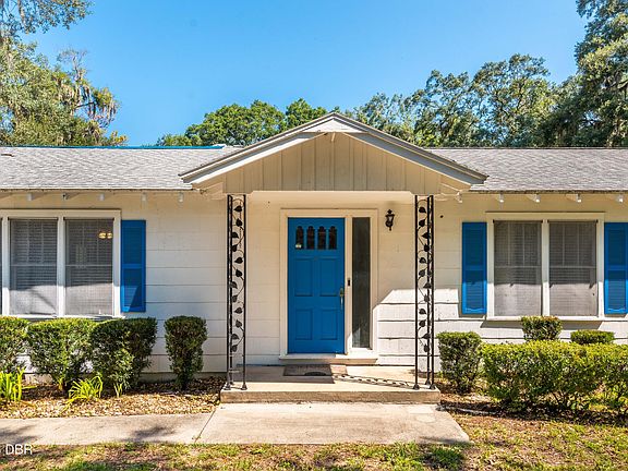 3rd image of 8443 Fort Caroline Rd