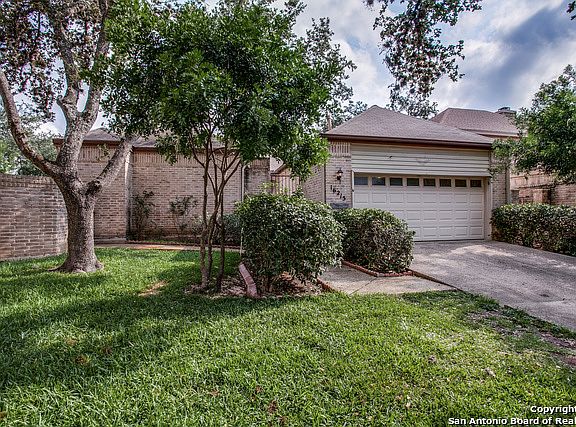 2nd image of 16215 Garden Oaks St