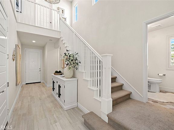 3rd image of 2 Ventada St