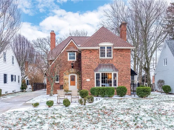 19241 S Sagamore Rd, Fairview Park, OH 44126