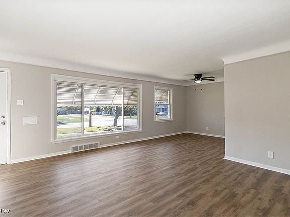 5th image of 18401 Garden Blvd