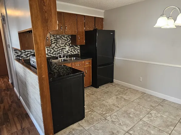 4 Highland St #12, Pawtucket, RI 02860