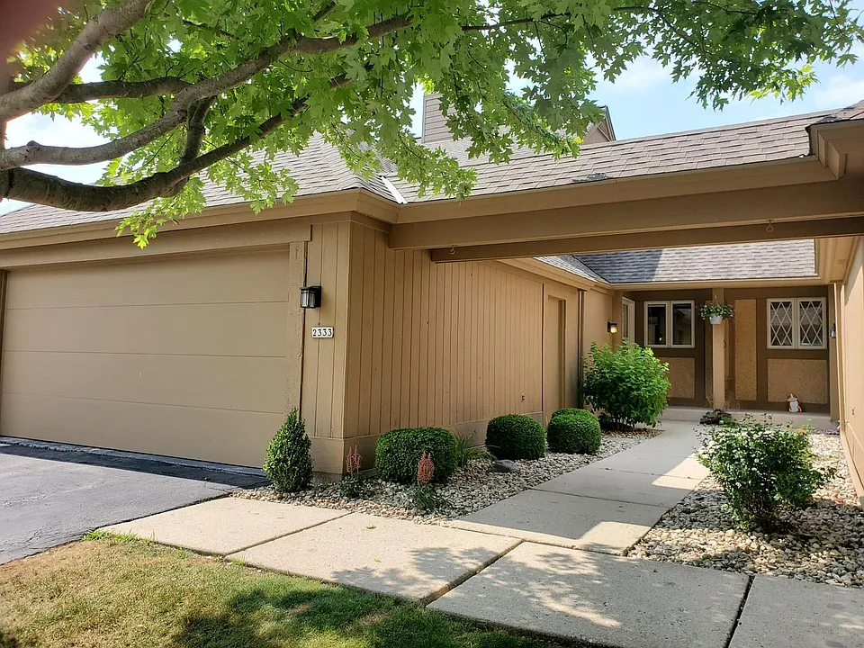 2333 W Cumberland Ct