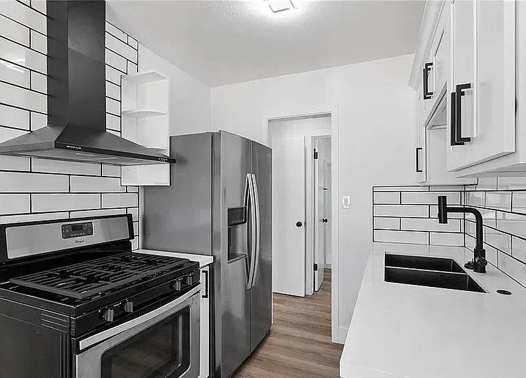 1 bed, 550 sqft, $1,300 — Photo 2
