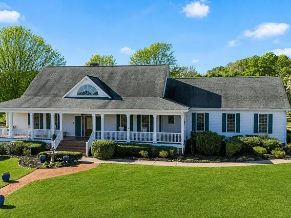 159 Friar Tuck Rd, Fayetteville, GA 30215