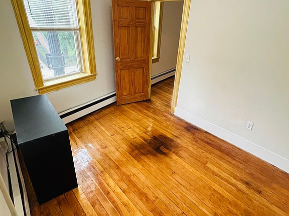 5th image of 326 Cranston St #2A