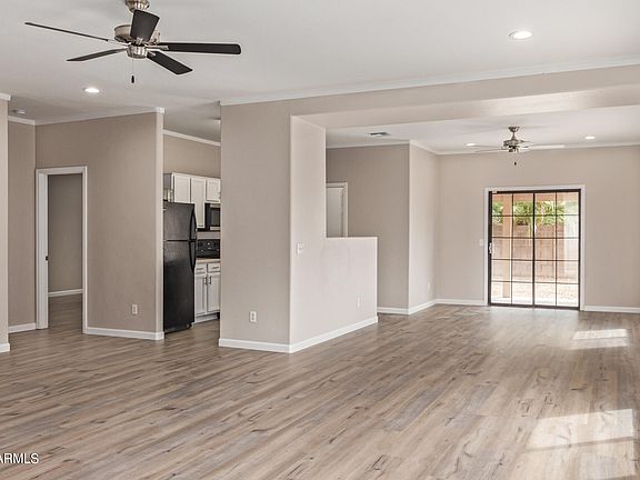 4th image of 30237 N ROYAL OAK Way