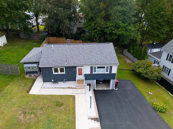 3rd image of 346 Christian St
