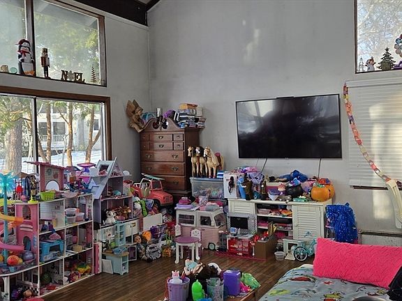 4th image of 51 Fairway Ln