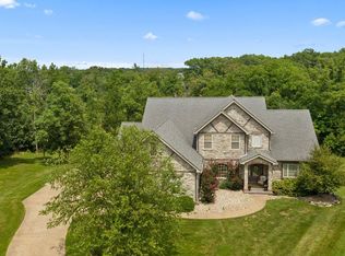 522 Shilling Oaks Dr, Warrenton, MO 63383