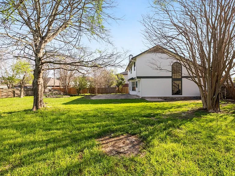 1805 White Oak Cv — Photo 23