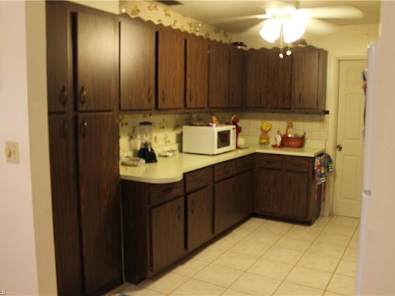 5th image of 1207 Barnsdale St #1