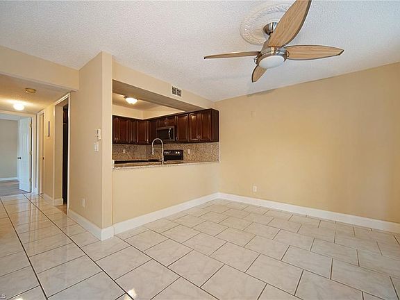 4th image of 5751 Foxlake Dr APT D