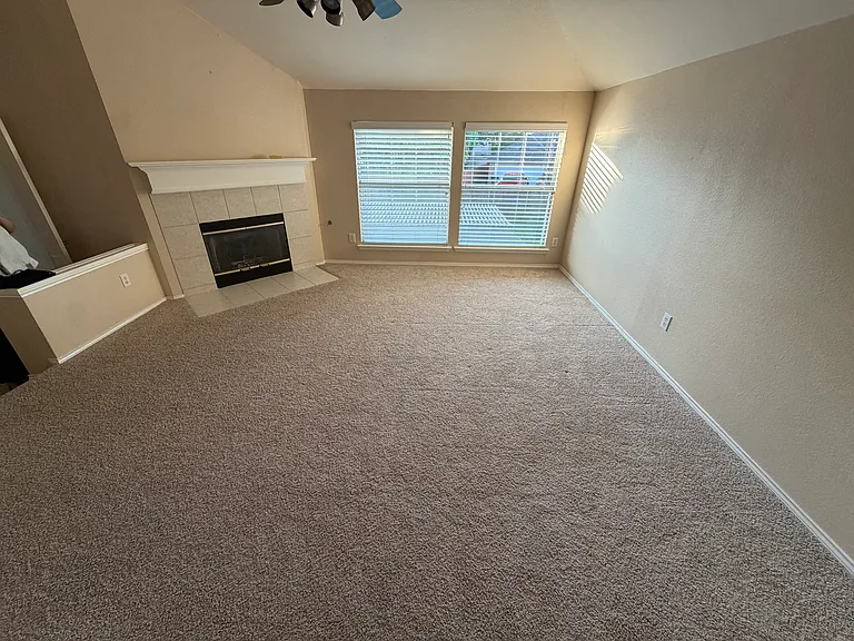 2453 Ravenhurst Dr — Photo 22
