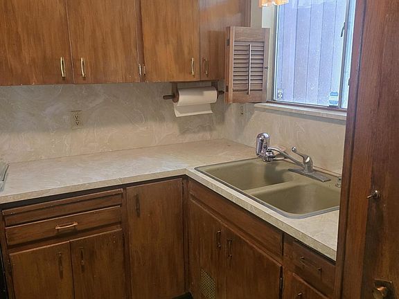 4th image of 2024 Pecos Ave
