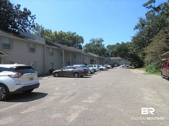 3rd image of 18 S Catherine St APT 8