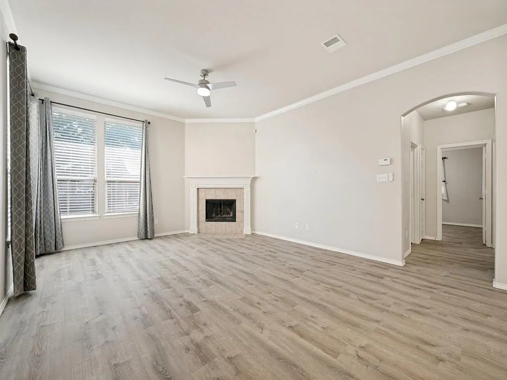 3 bed, 1849 sqft, $2,490 — Photo 4