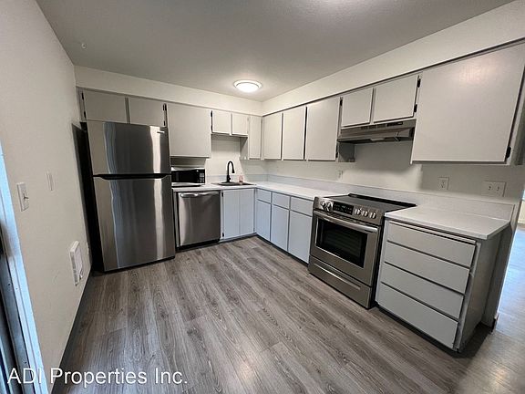 4th image of 12402 SW 14th St #11046876