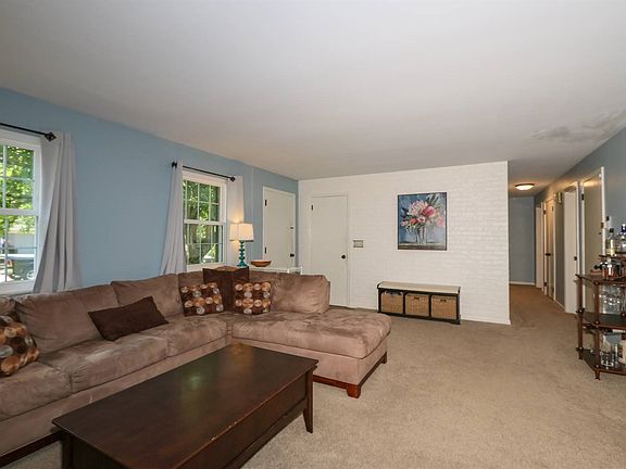 5th image of 361 Jerlou Ln