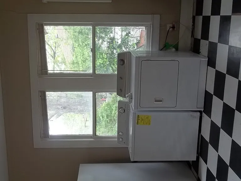 218 N Windomere Ave #B — Photo 12