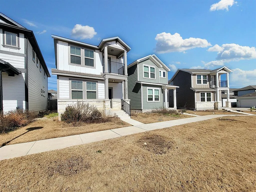 3 bed, 2.5 bath, 1658 sqft, $2,045 — Photo 2
