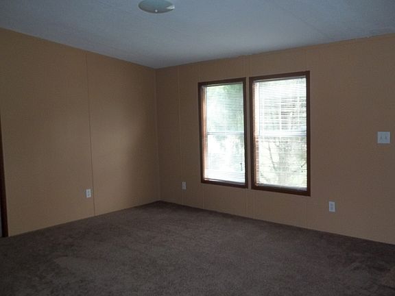 2nd image of 2822 Retreat Ln