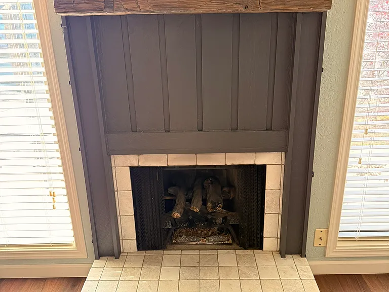 1563 Riverside Dr — Photo 13