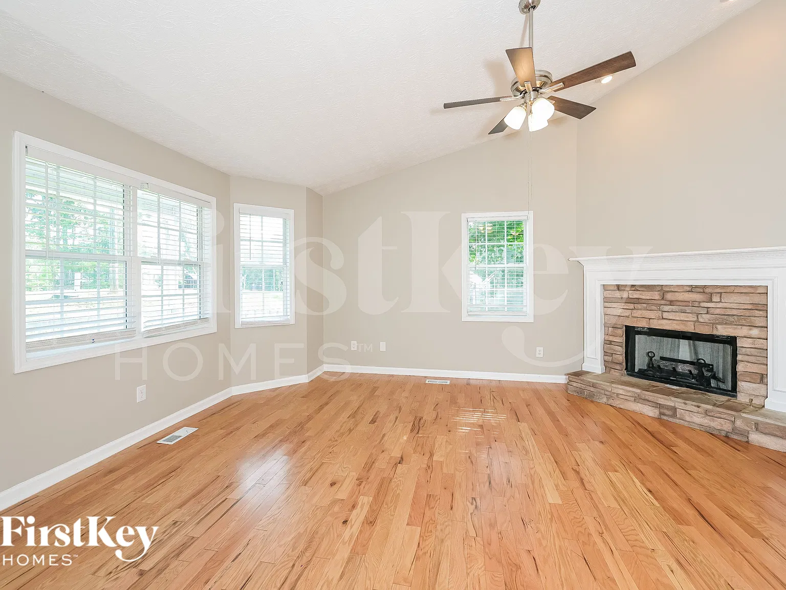 4 bed, 2.5 bath, 1679 sqft, $1,985 — Photo 2