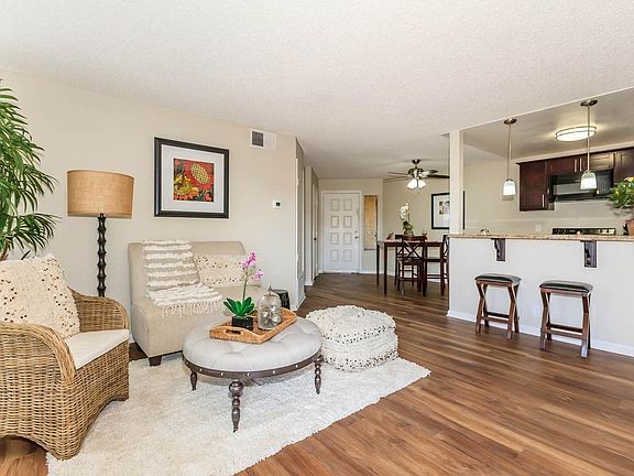 4th image of 1400 Oak Hill Dr APT 223
