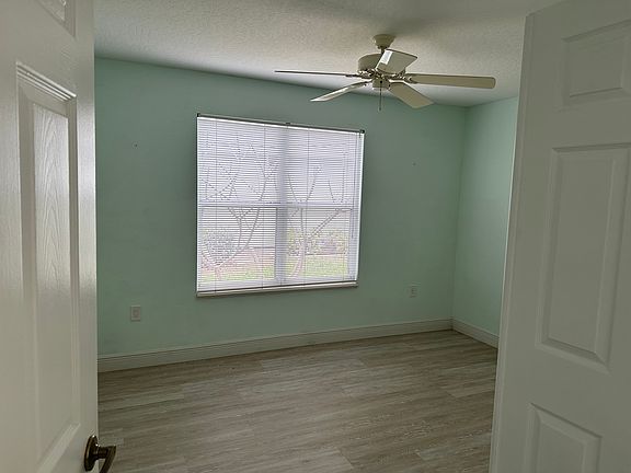 2nd image of 610 Brookwood Pl W
