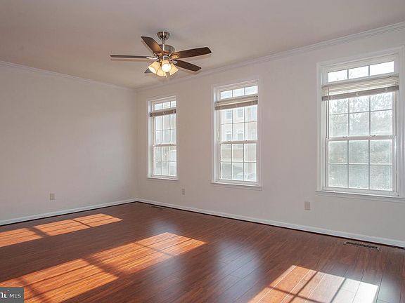 4th image of 9663 Potters Hill Cir