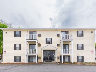 15 Houghton St APT 9, Worcester, MA, 01604