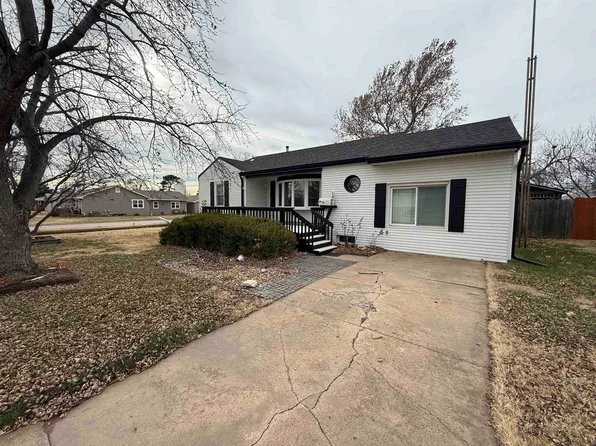 1406 N Krug St, Russell, KS 67665