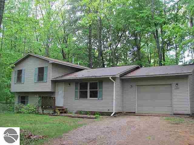 1st image of 20849 Red Oak Dr