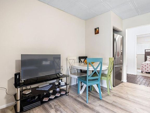 5th image of 3523 Longmeadow #12