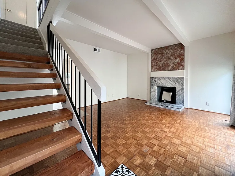 937 Hunt Ave — Photo 3