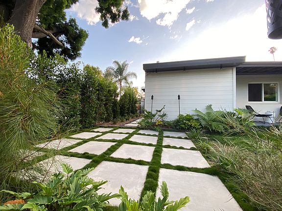 Private Side Yard Patio.