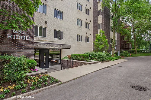835 Ridge Ave Photo 1