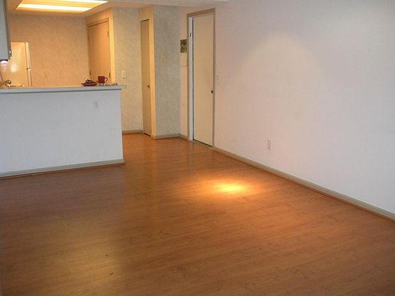 5th image of 50 Villa Pointe Dr