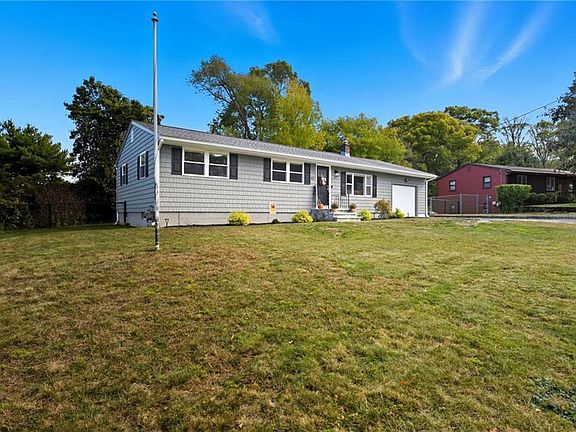 3rd image of 52 Glen Dr