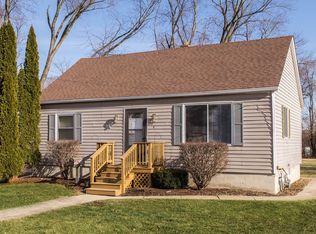 324 Pleasant St, Sycamore, IL 60178