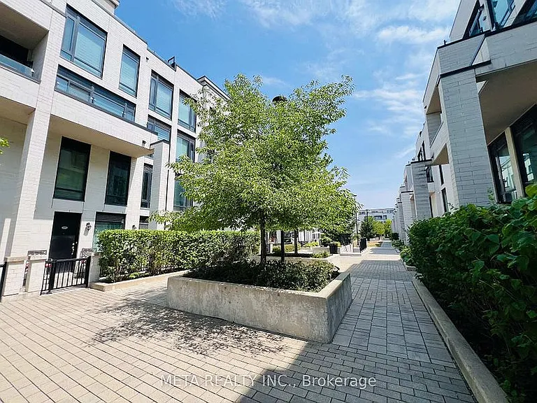138 Widdicombe Hill Blvd #701 — Photo 3