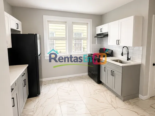 100 Smith St, Newark, NJ