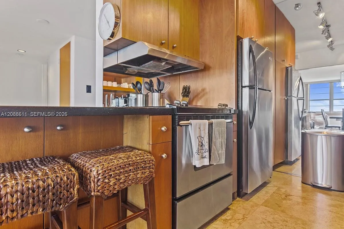 The Decoplage Condo — Photo 4