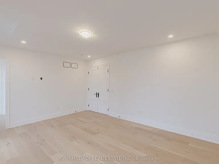 243 Prince George Cres — Photo 27
